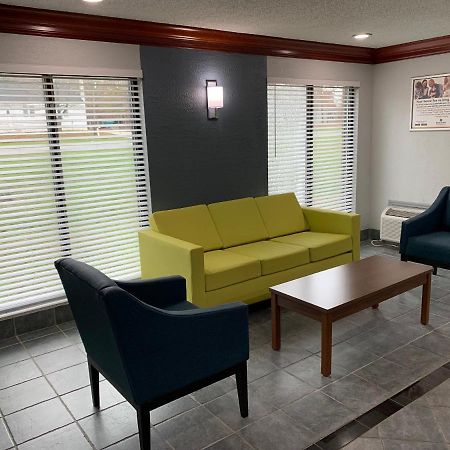 Hometowne Studios By Red Roof Egg Harbor-Atlantic City Airport Egg Harbor Township Bagian luar foto