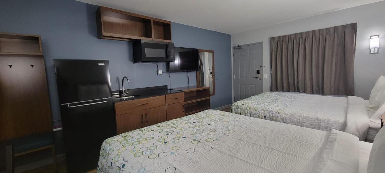 Hometowne Studios By Red Roof Egg Harbor-Atlantic City Airport Egg Harbor Township Bagian luar foto