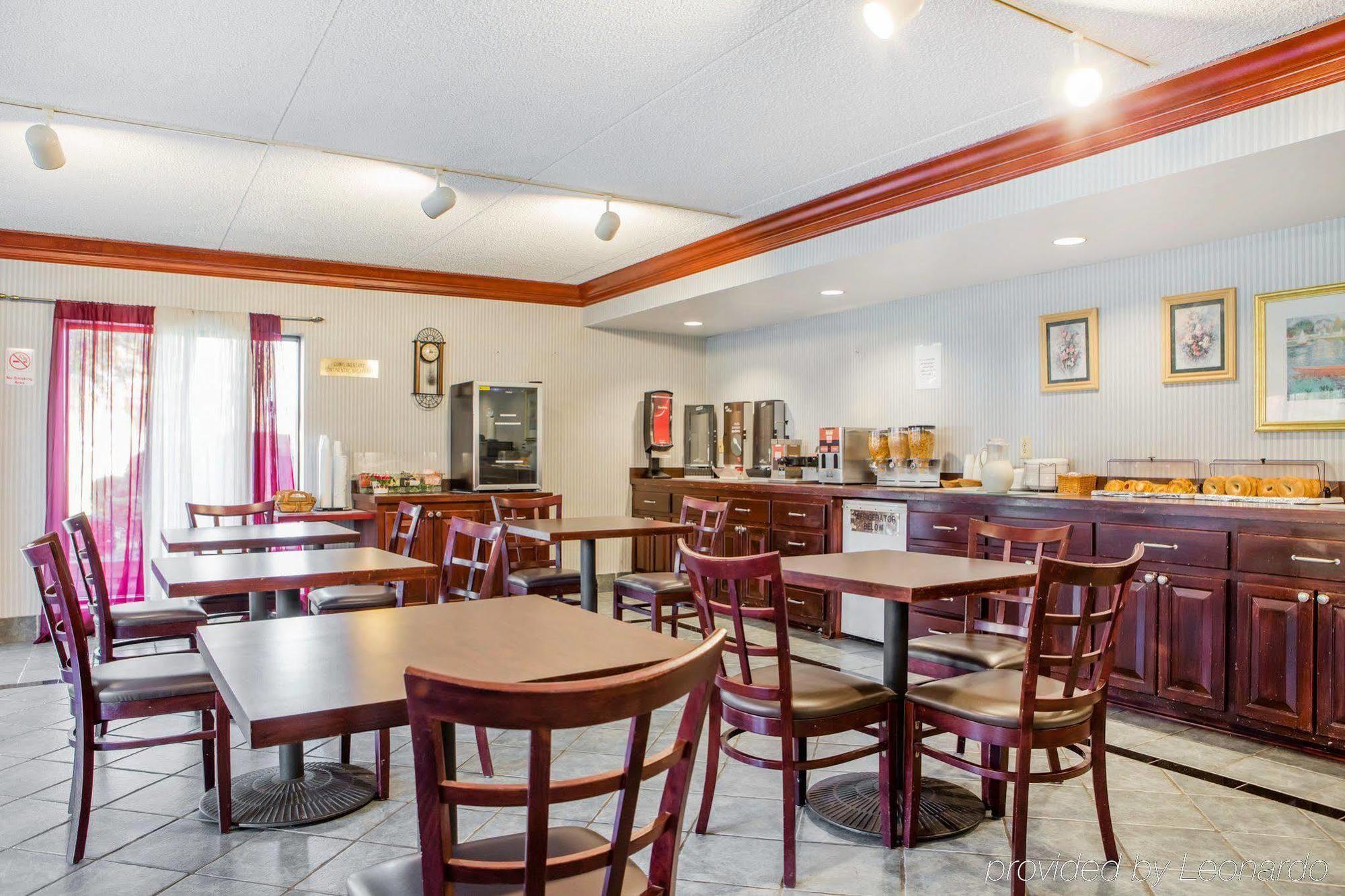 Hometowne Studios By Red Roof Egg Harbor-Atlantic City Airport Egg Harbor Township Bagian luar foto