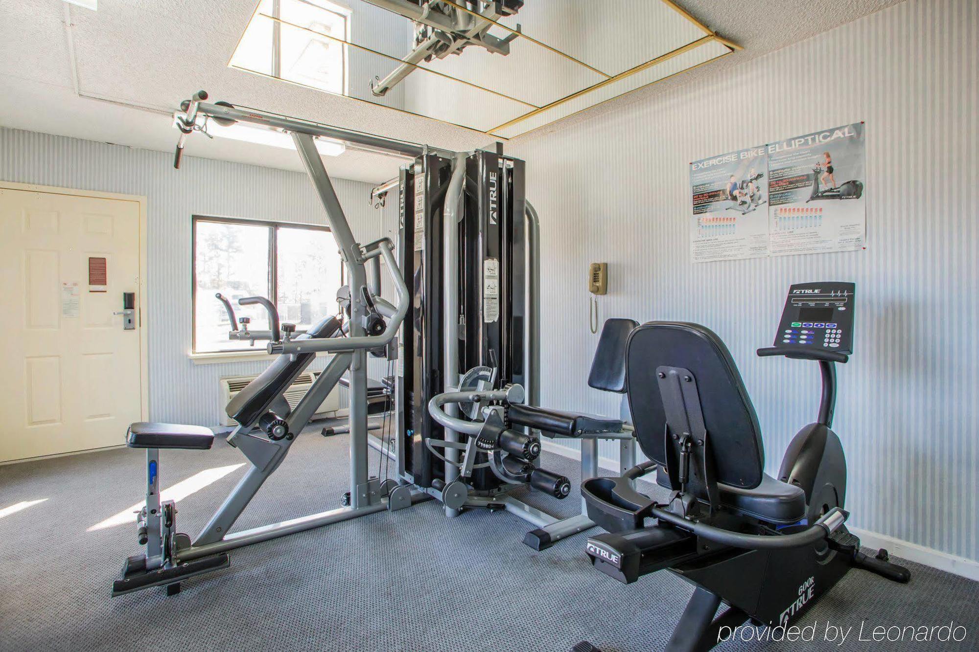 Hometowne Studios By Red Roof Egg Harbor-Atlantic City Airport Egg Harbor Township Bagian luar foto