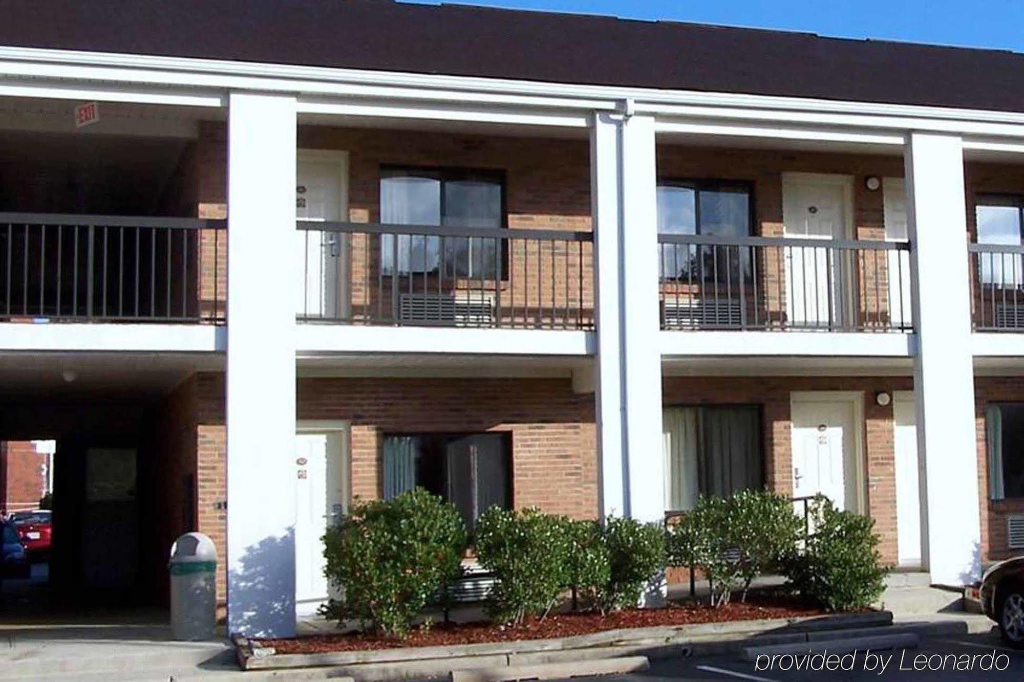 Hometowne Studios By Red Roof Egg Harbor-Atlantic City Airport Egg Harbor Township Bagian luar foto